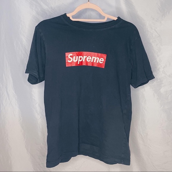SUPREME black tee - Picture 1 of 2